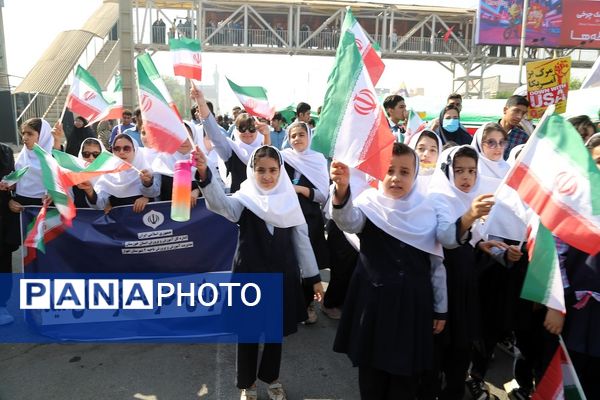 دانش آموزان اهوازی انزجار از استکبار جهانی را در قاب دوربین پانا ثبت کردند