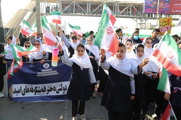 دانش آموزان اهوازی انزجار از استکبار جهانی را در قاب دوربین پانا ثبت کردند
