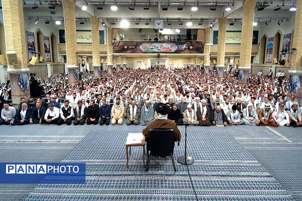 دیدار هزاران نفر از بسیجیان با رهبر معظم انقلاب