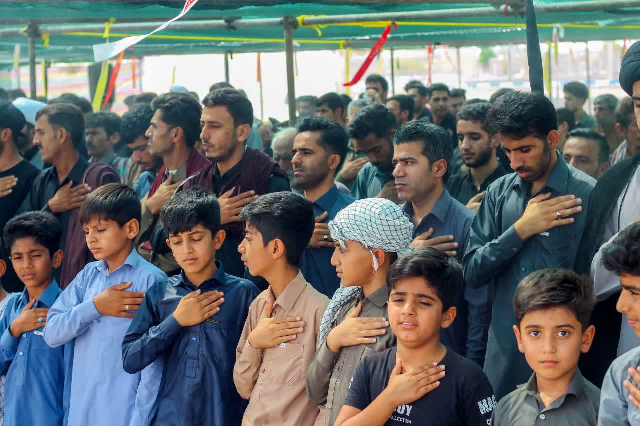 تجمع بزرگ عزاداران در روستای مزرعه شهید بهشت حاجی 