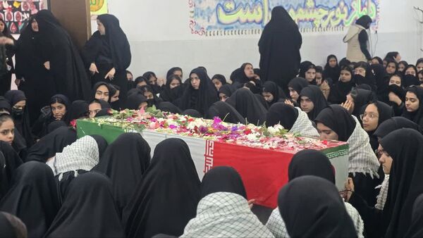جلوه‌ای ماندگار از ارادت دانش‌آموزان بافق به شهدا
