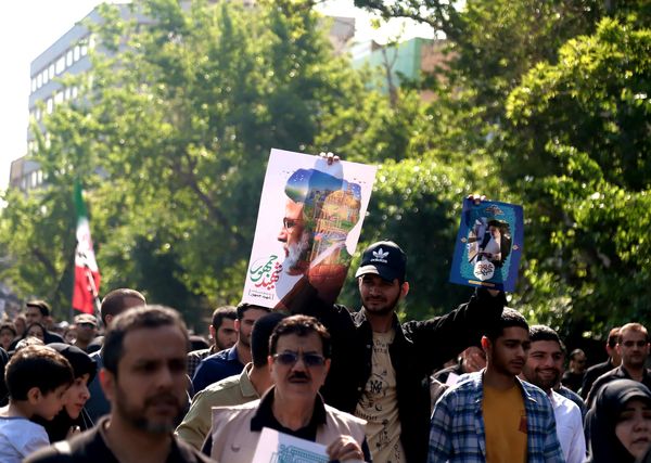 برگزاری مراسم وداع تهرانی‌ها با پیکر ابراهیم رئیسی و همراهانش