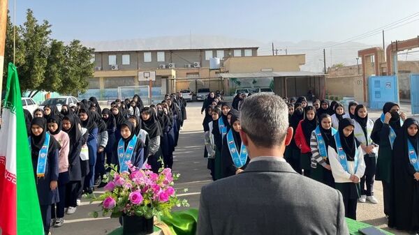 طنین زنگ گلبانگ انقلاب در مدارس شهرستان دشتی