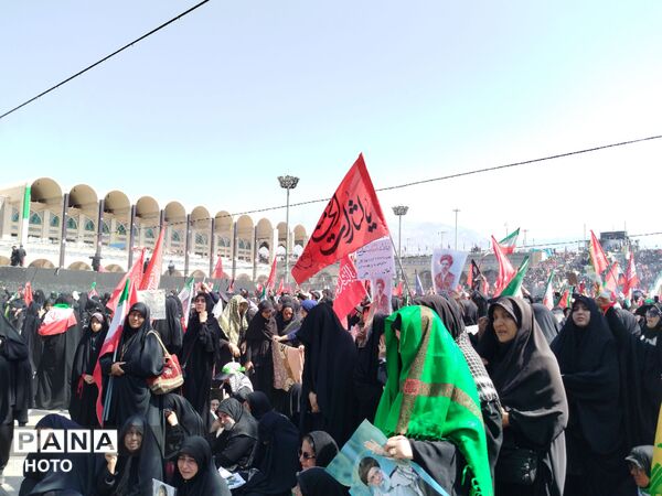 ثبت تاریخی‌ترین وداع در قلب جهان