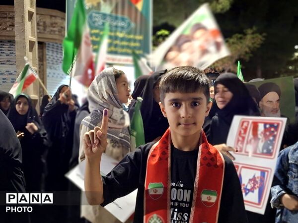 شامگاه دوازده فروردین؛شبی که طنین قدم های مردم رشتخوار،شهر را بیدار کرد