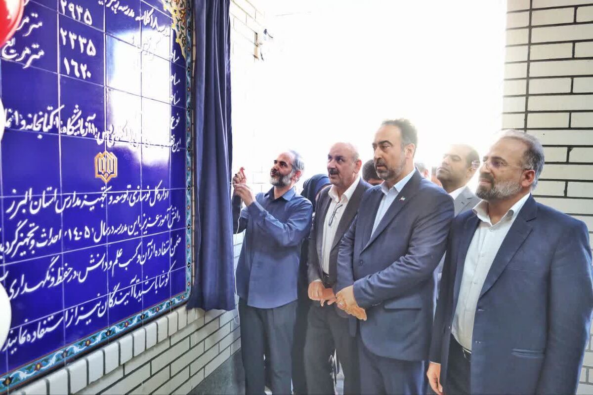 باید نقشه‌های دشمن را برای نسل جوان بازگو کرد