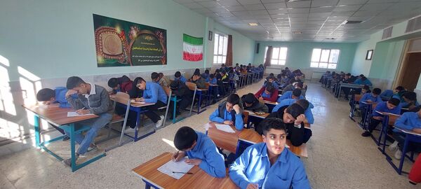 برگزاری امتحانات نوبت اول دبیرستان مرحوم اسماعیلی