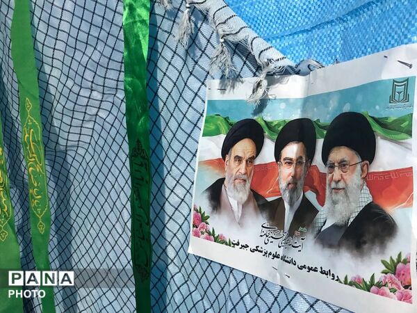 از تجمع تا ایستادگی؛ حضور مردم در چهارراه بعثت برای دفاع از ایران