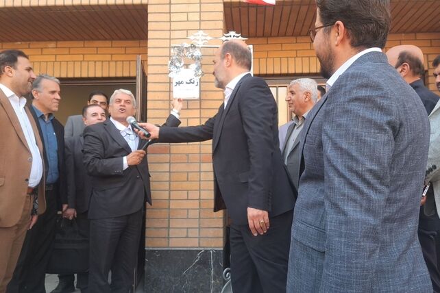 بازدید مسئولان ناحیه چهار قم از مدرسه سرای ایرانی