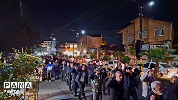 تجلی وحدت در کومله؛ تجمع شبانه در حمایت از نیروهای مسلح و رهبر معظم انقلاب
