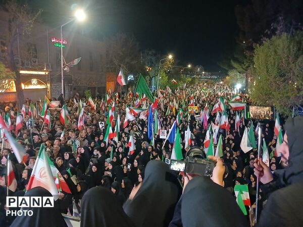 حال و هوای اندوه در حسینیه امام خمینی با حضور شهید رضا روزگرد 