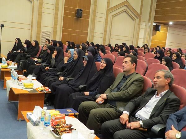 دیدار مشاور وزیر در امور زنان با دانشجویان دانشگاه فرهنگیان 