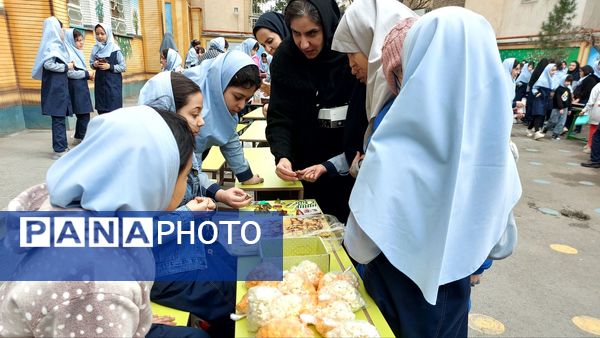  بازارچه کسب و کار دانش‌آموزی در دبستان دخترانه فرهنگیان ۲ 