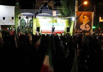 اجتماع باشکوه مردمی در میدان ارشاد ورامین