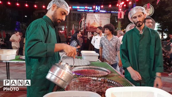 فعالیت چایخانه حضرت زهرا س در مسجد جامع نیشابور 