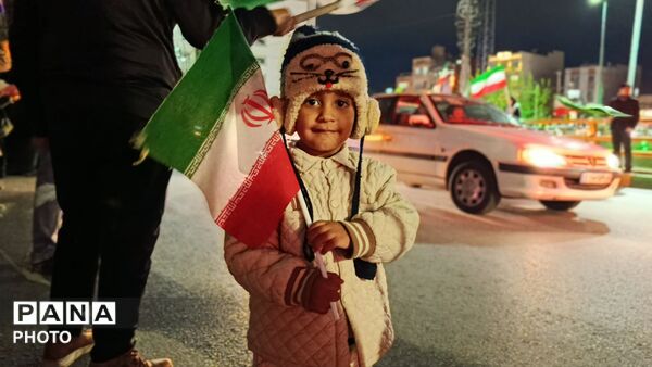 از کودک تا پیر، حضور هر ایرانی در دفاع از آرمان‌ها