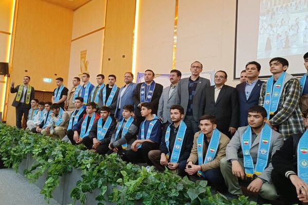 همایش بدرقه‌ دانش‌آموزان منتخب سازمان دانش‌آموزی به عمره‌ مفرده دانش‌آموزی