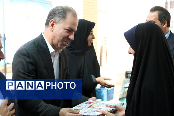 برگزاری یادواره شهدای منا و جنگ ۱۲ روزه در مدرسه شاهد نیک اندیشان