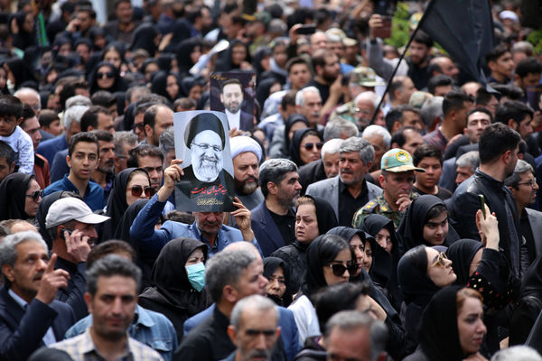 تشییع پیکر اولین استاندار شهید در زادگاهش مراغه