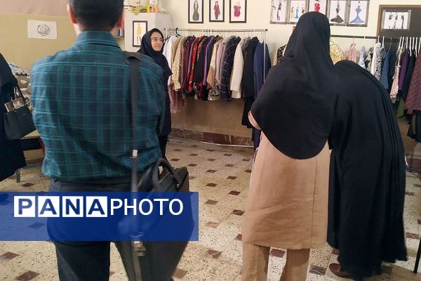 برگزاری جشنواره هفته مشاغل در هنرستان کوثر قیامدشت ری یک