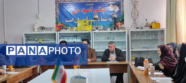 برگزاری کارگاه هدایت تحصیلی پایه نهم در دبیرستان فرزانگان شیروان