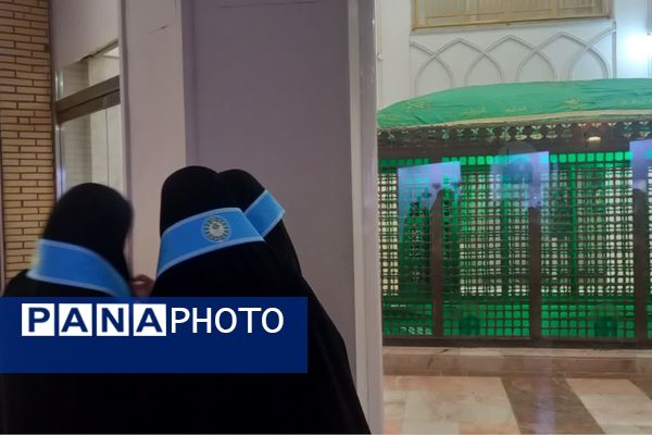 بازدید دانش آموزان پیشتاز اعزامی به مشهد از موزه حرم مطهر رضوی 