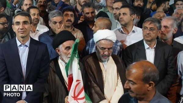 خرم آباد در عید غدیر صحنه‌ای باشکوه از وحدت و ولایتمداری خلق کرد