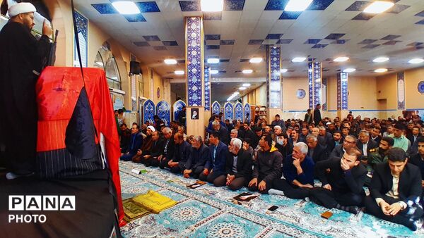 مردم شهر آلونی برای خون خواهی رهبر شهید به خیابان‌ها آمدند