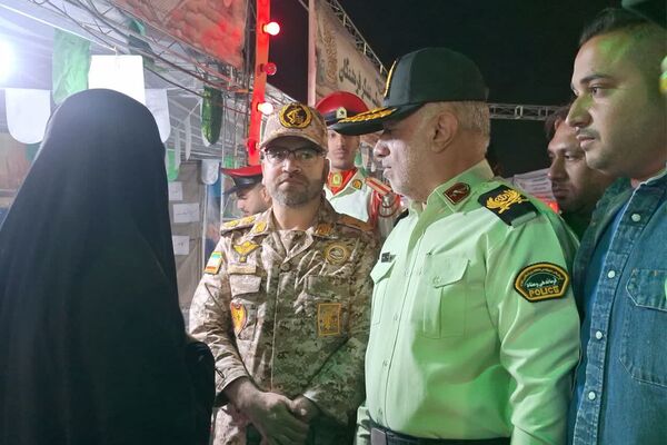 بازدید از نمایشگاه اسوه به‌مناسبت هفته دفاع مقدس در شیراز