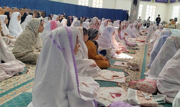 جشن تکلیف برای غنچه‌های نو شکفته در لردگان