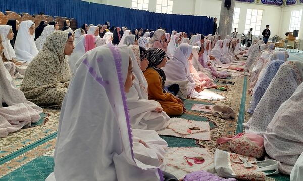 جشن تکلیف برای غنچه‌های نو شکفته در لردگان