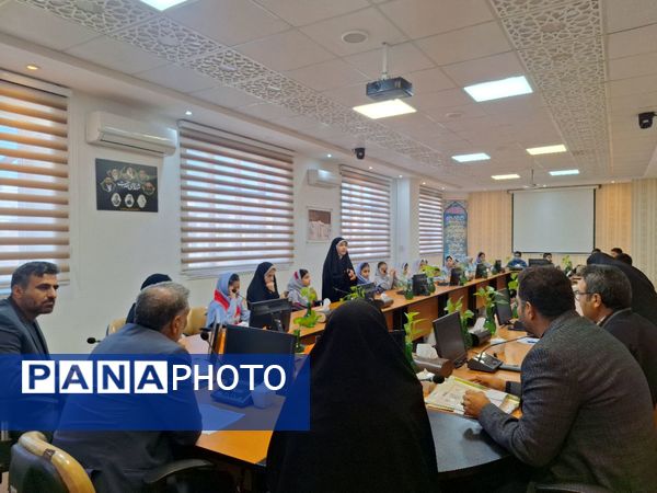 آیین تجلیل از برگزیدگان جشنواره کتابنوش