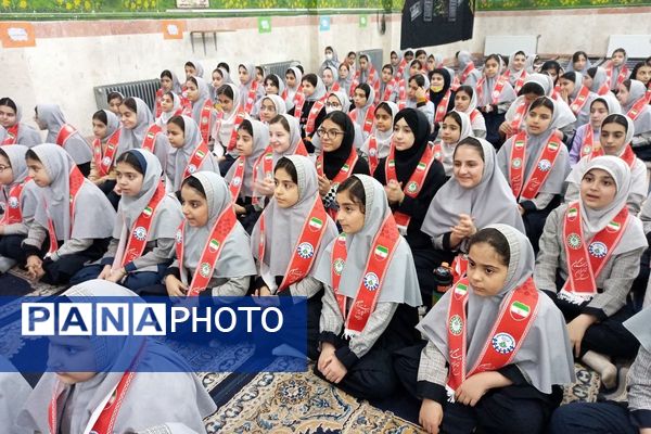 جشن پیروری انقلاب اسلامی در دبستان شهید آقچه‌لو رباط‌کریم