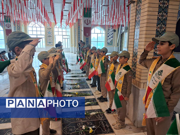 عطر افشانی و گلباران مزار شهدای شهرستان بجنورد  