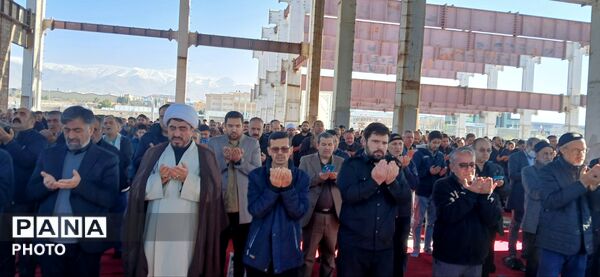 برپایی نماز عید فطر در مصلی ساوجبلاغ