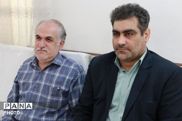 تجلیل از معاونین پرورشی و مربیان تربیتی منطقه ۱۴ تهران