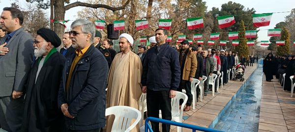 اجتماع مردم بصیر و انقلابی نیشابور در آغاز دهه فجر