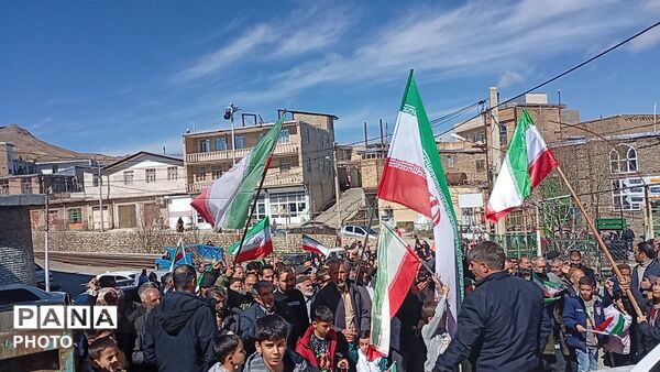 راهپیمایی مردم شهر علی آباد دمق به‌مناسبت روز ۱۲ فروردین