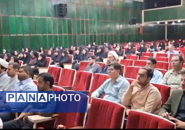 اولین کارگاه از سلسله کارگاه‌های دوره توانمندسازی مربیان پرورشی ناحیه 2 یزد
