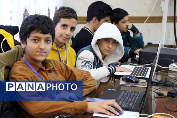 حضور جوانان و نخبگان خلاق در دومین رویداد تولید محتوای دیجیتال شهرستان بن