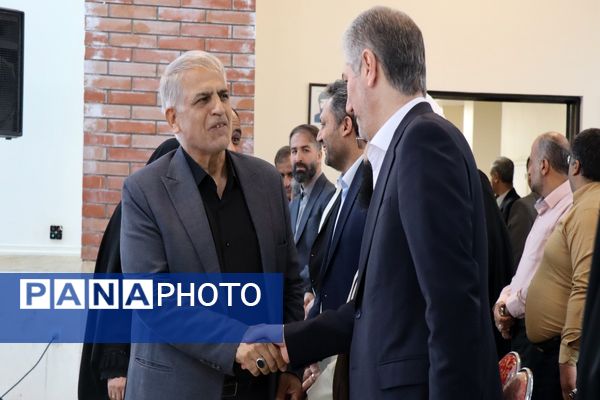 یک خشت هزار امید