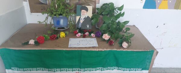 اجرای پویش «جانم فدای رهبر» در آموزشگاه شهید محمد منتظر قائم خاتم 