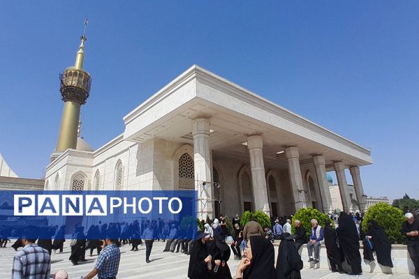 حضور همکاران فرهنگی آموزش و پرورش ملارد به حرم مطهر امام خمینی(ره) در سالروز ارتحال بنیانگذار جمهوری اسلامی