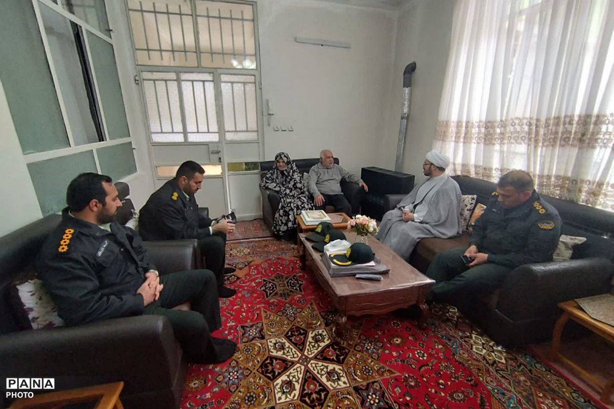 تقدیر فرماندهان ارشد نظامی از صبر خانواده‌های شهدا در آستانه ماه مهمانی خدا