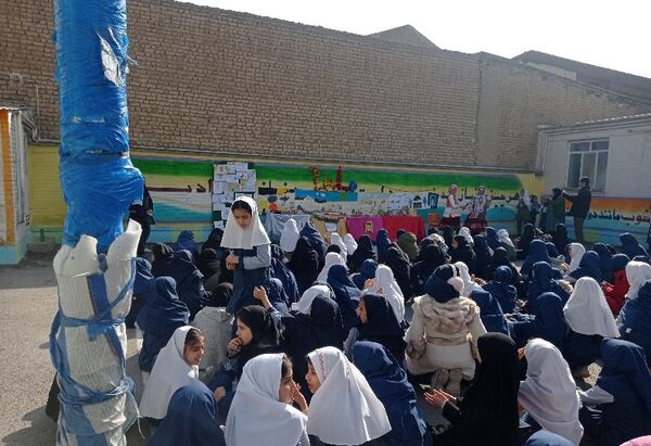 جشنواره ماها در دبستان ربابه هاشمیان یزدی شیروان