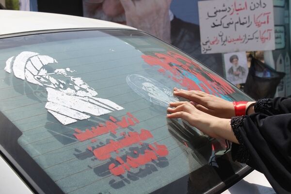 خدمت رسانی به زائران رهبر شهید در موکب آموزش و پرورش شهرستان سملقان