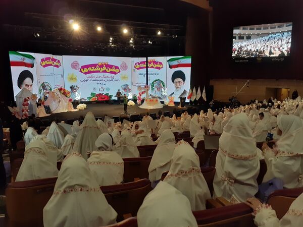 جشن تکلیف با شکوه ۲۰۰۰ نفره دانش‌آموزان کلاس سومی منطقه ۱۷