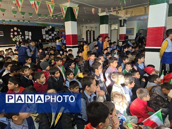 آیین جشن باشکوه چهل و ششمین سالگرد پیروزی انقلاب در مدرسه ۱۷ شهریور یاسوج