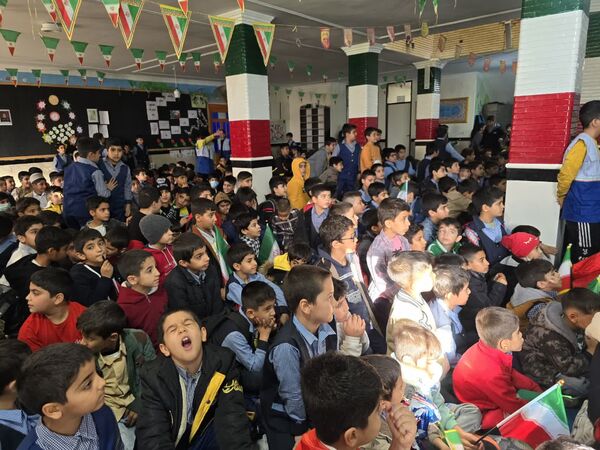 آیین جشن باشکوه چهل و ششمین سالگرد پیروزی انقلاب در مدرسه ۱۷ شهریور یاسوج