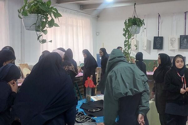 همدلی دانش‌آموزان، اولیاء و معلمان در جشن خلاقیت هنرستان کارآفرینان بهارستان دو